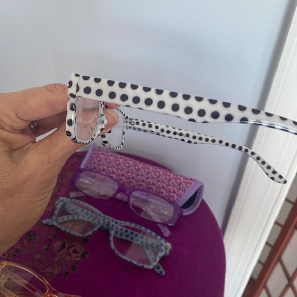 Reading glasses 4 pr 1.5 magnification ( new), 3 gently used 2.0 magnification - Picture 5 of 10